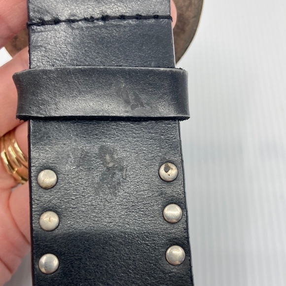 Retro Southwestern Studded Leather Belt Ornate Silver Medallion Buckle - Picture 8 of 10